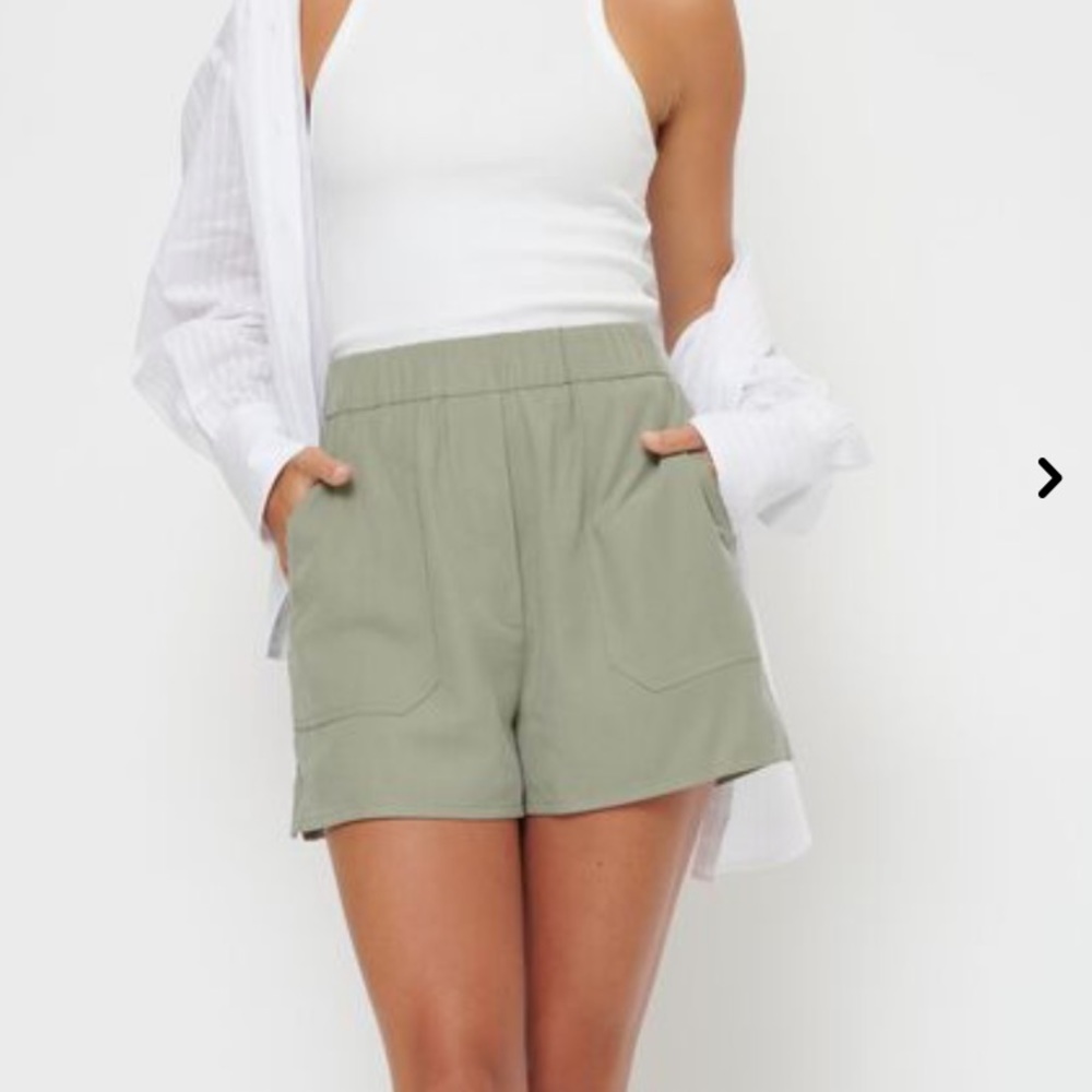 BNWT Dynamite Charlie Utility Short M